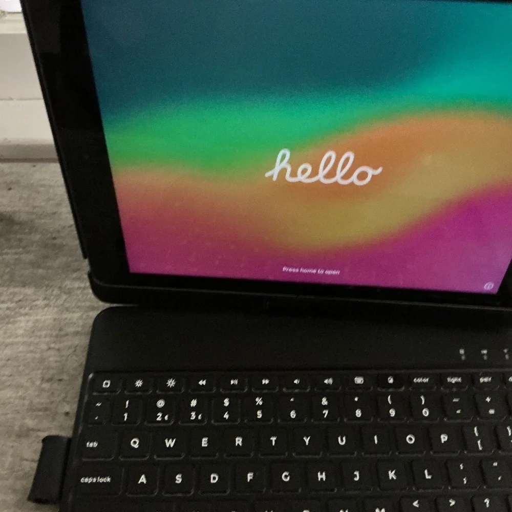 APPLE IPAD 6th GENERATION TOUCH SCREEN